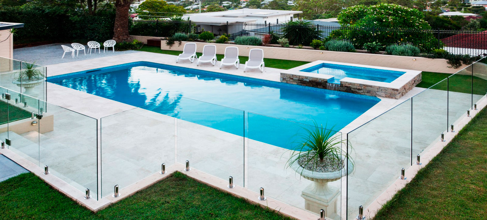 Piscina moderna en El Coto, Guadalajara
