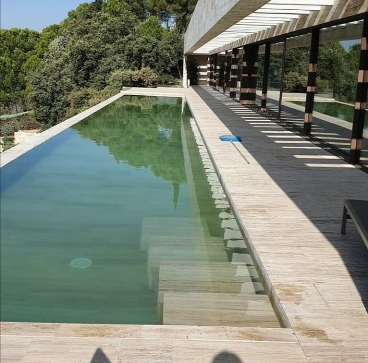 Piscina moderna en Ciudalcampo, Madrid