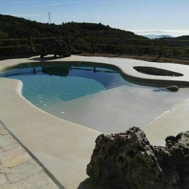 Piscina de última generación en Santo Domingo, Madrid